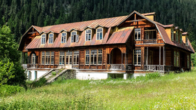 Behind the iron curtain: Inside an abandoned Soviet holiday resort