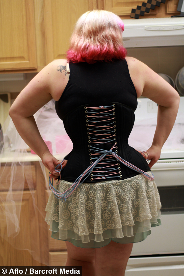 Corseter Takes Quest For Hourglass Figure To New Extreme