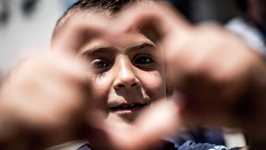 Happy Homes: Photographer captures lives of migrants in Greek camps