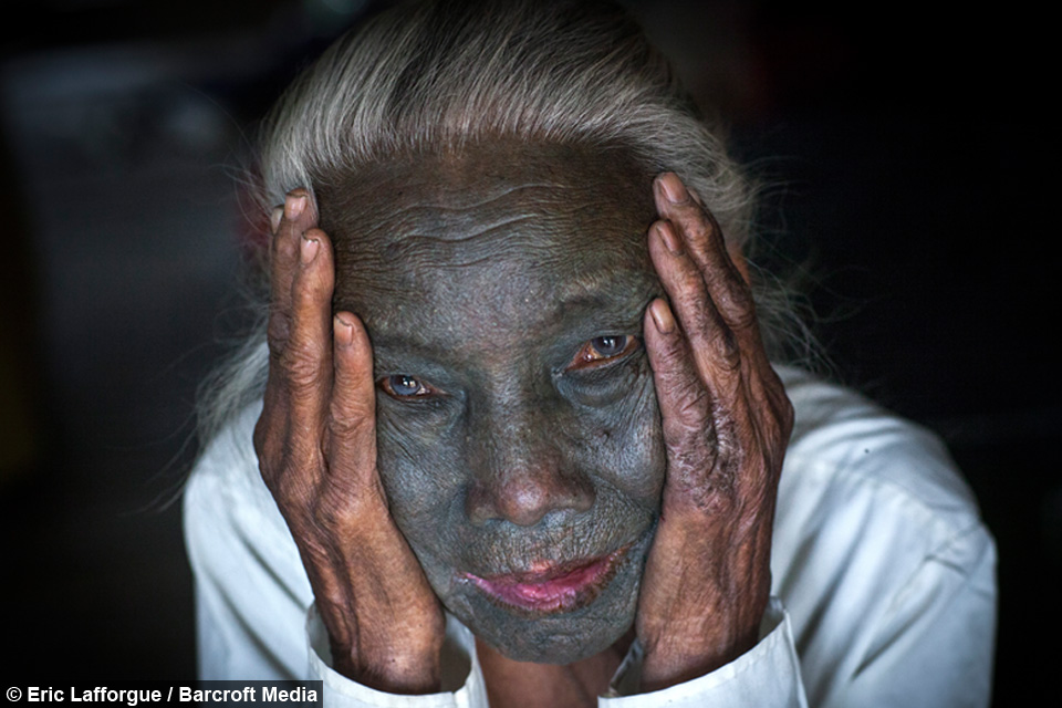 inside the burmese tribes of tattooed women inside the burmese tribes of tattooed women