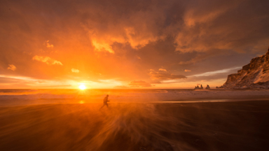 Cool Stuff: Photographer Captures Beauty Of Iceland's Glaciers Using Only a Phone Camera
