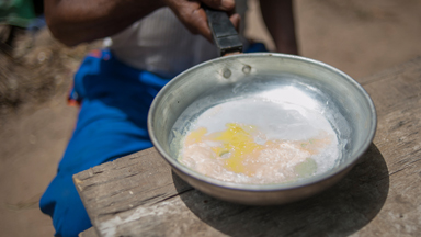 Sunny Side Up: Man Uses Scorching New Delhi Temperatures To Cook Omelette