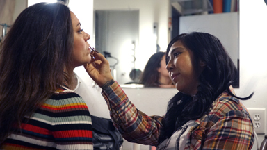 Make Up Artist Born Without Knees