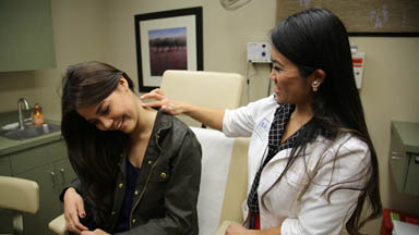 Pimple Bursting Doctor Becomes 'Pop' Star