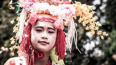 Monk novices transform into extravagant princes in initiation ceremony