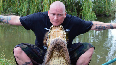 Gator GoPro: Handler Wrestles 10ft Alligator