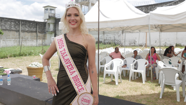 Convicted Killer Wins Beauty Pageant In Women's Prison