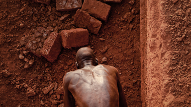 Workers endure 40C heat to build up to 100 bricks a day by hand