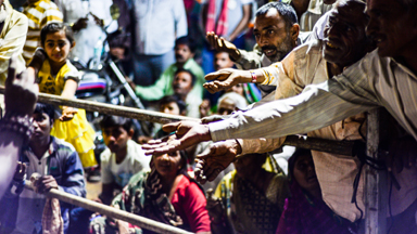 Photographer captures naked worshippers at Indian holy festival