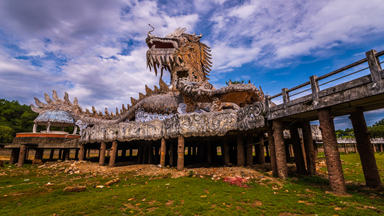 Abandoned Attraction: Tourists flock to deserted vietnamese waterpark