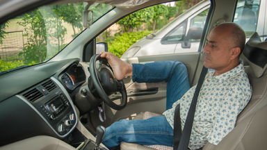 Inspirational Armless Man Uses His Feet As Hands