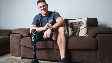 One-legged model becomes catwalk star