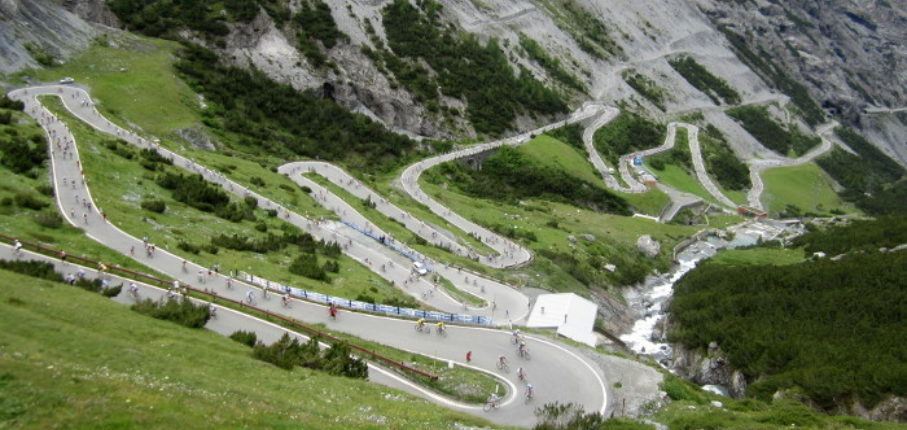 Tornanti Dello Stelvio