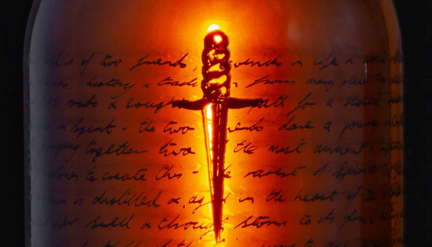 Outlaw OG Bottle Dirk MACRO