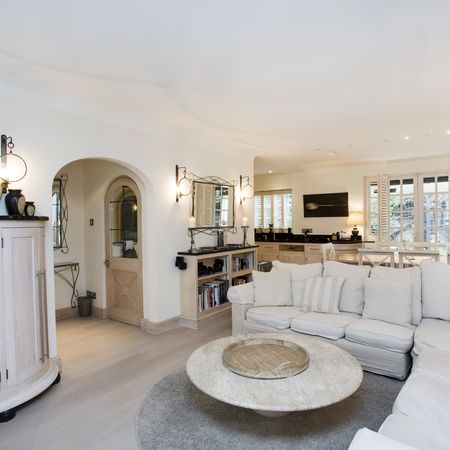 Spear Mews