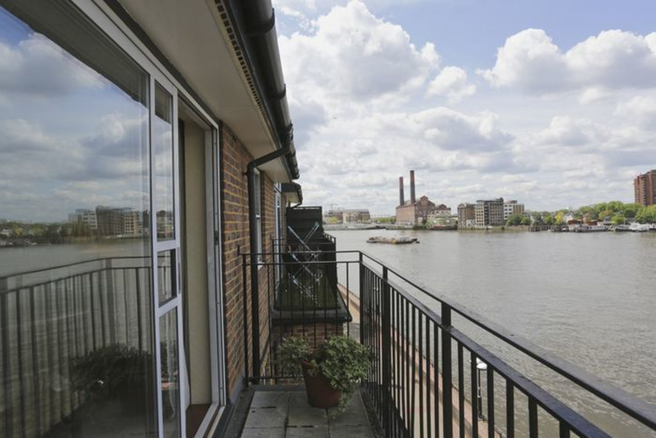 Walk, Battersea, 4xBed London Apartment Home From Home