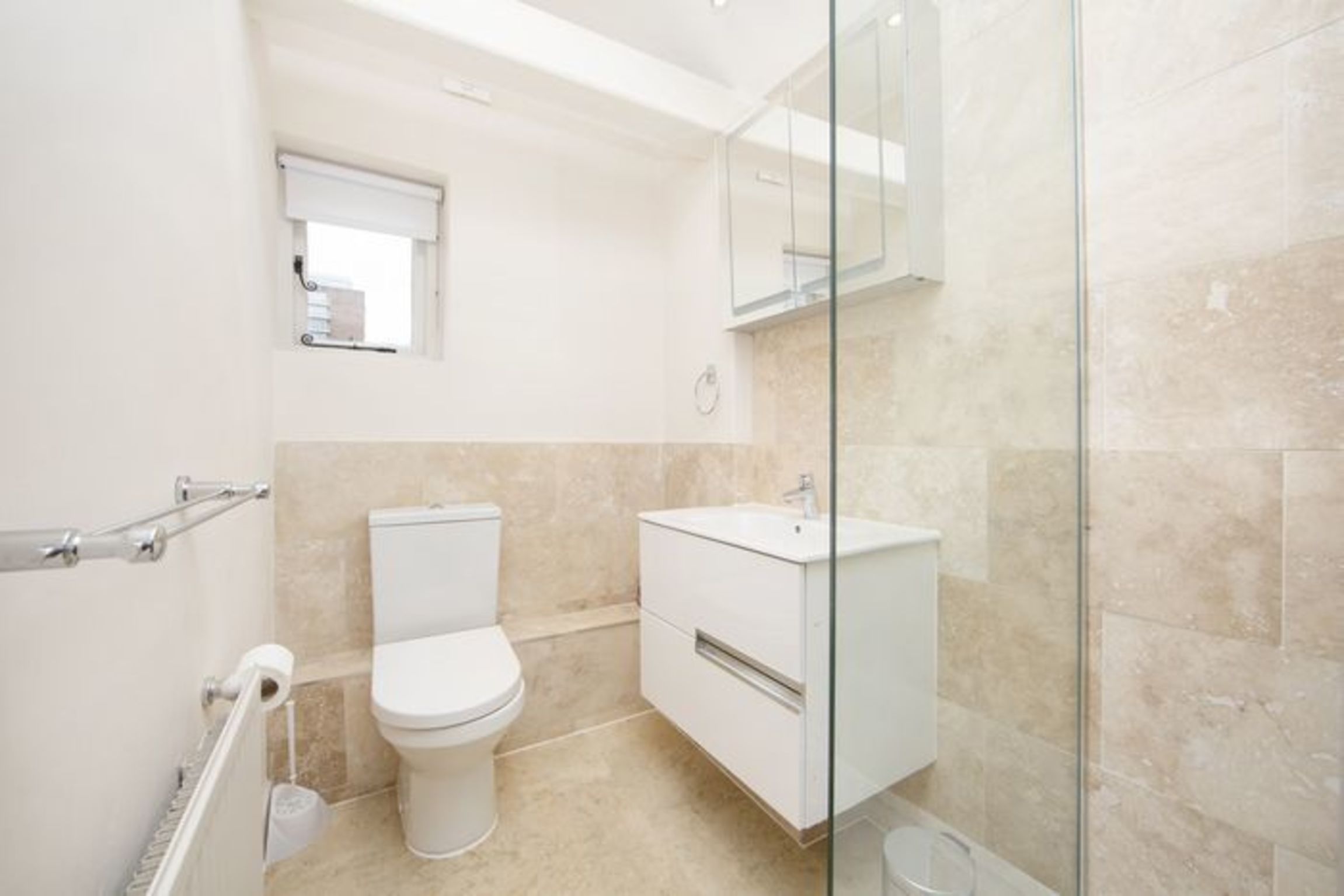 2 Bedroom Apartment for Short Term Rental in Mayfair Home From Home