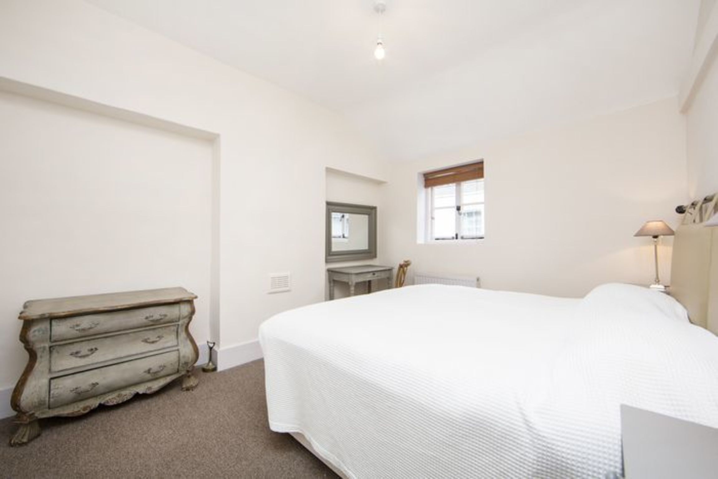 2 Bedroom Apartment for Short Term Rental in Mayfair Home From Home