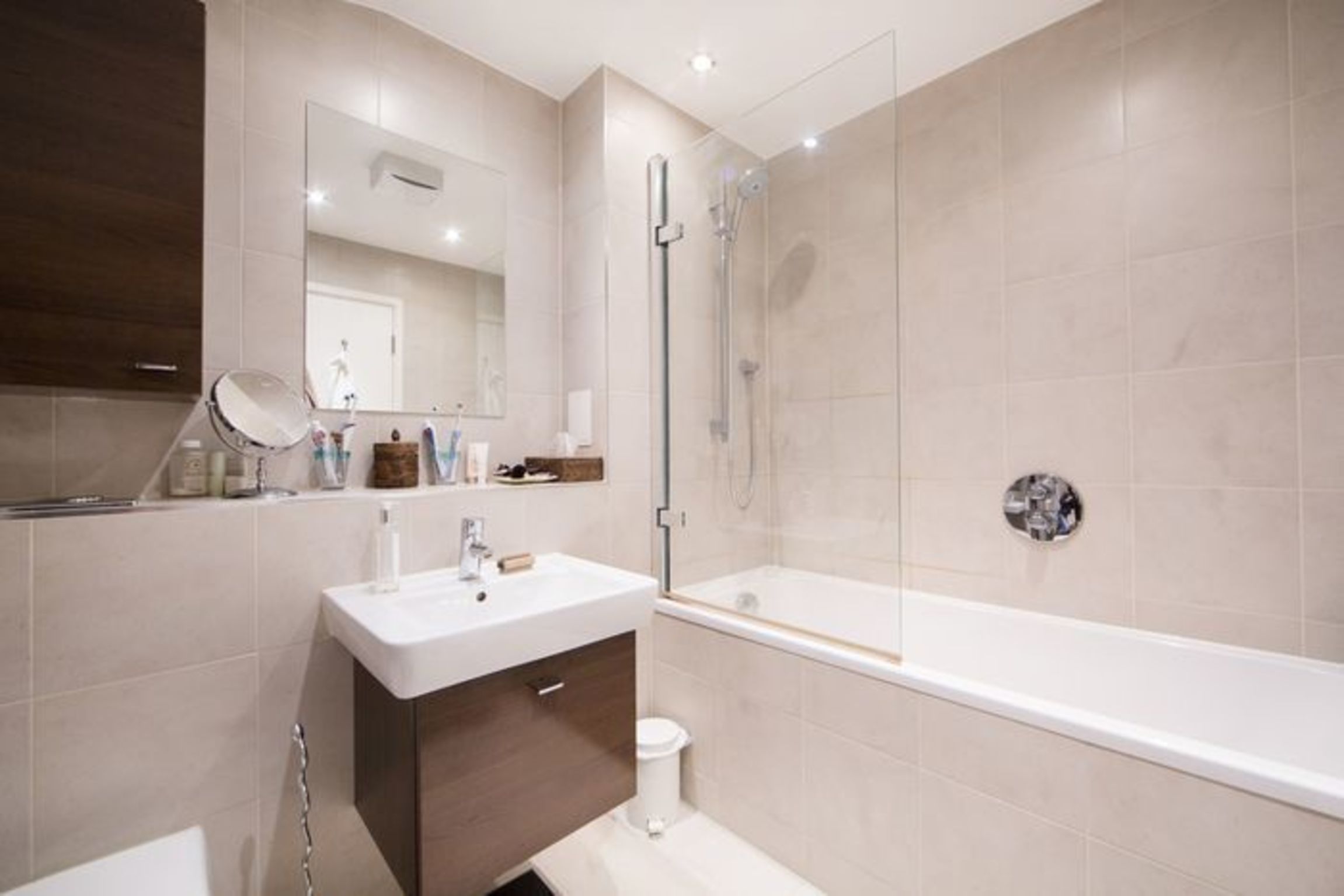 Elbe Street, Fulham, 1xBed London Apartment Home From Home