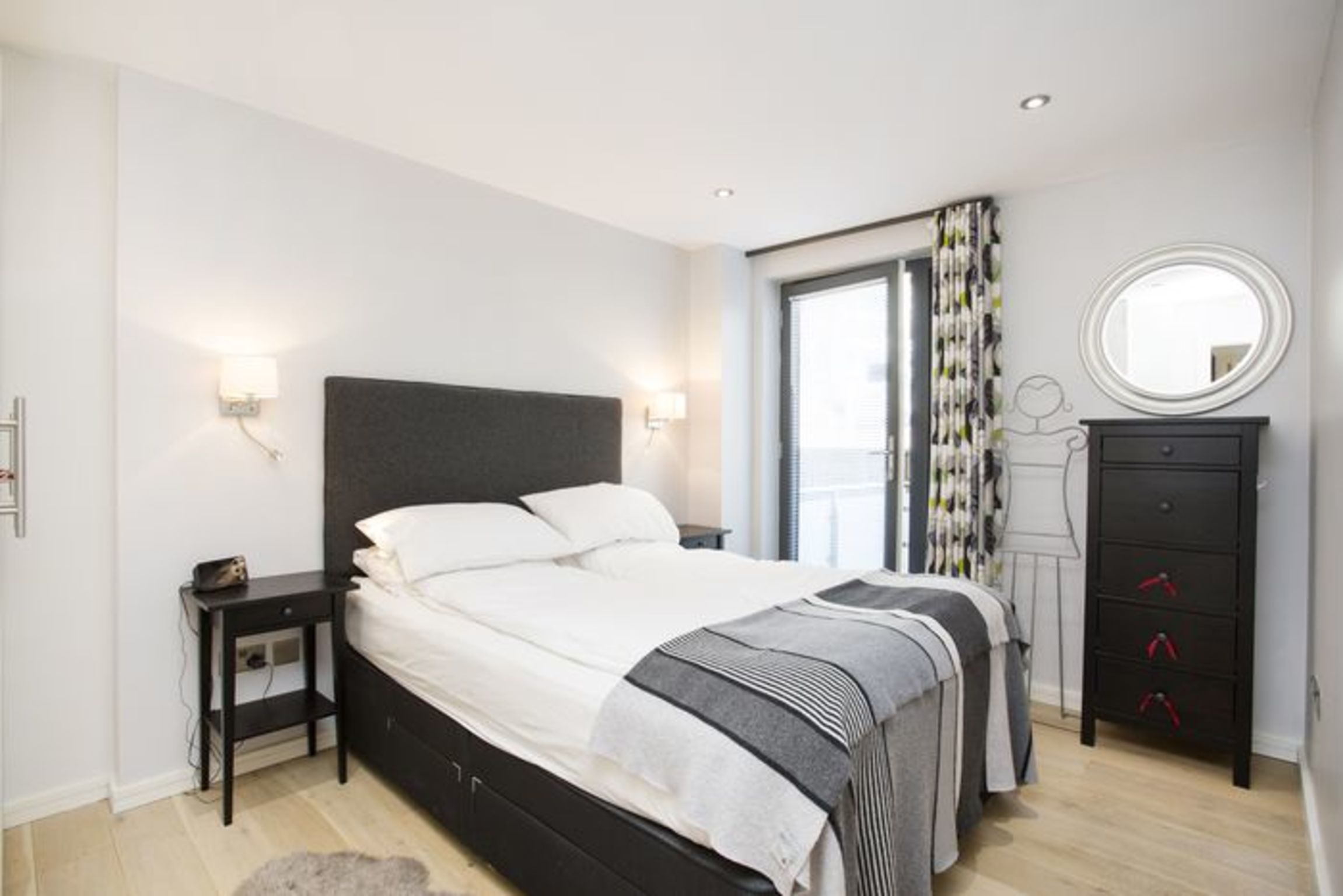 1 Bedroom Short Term Let Apartment in Waterloo, London Home From Home