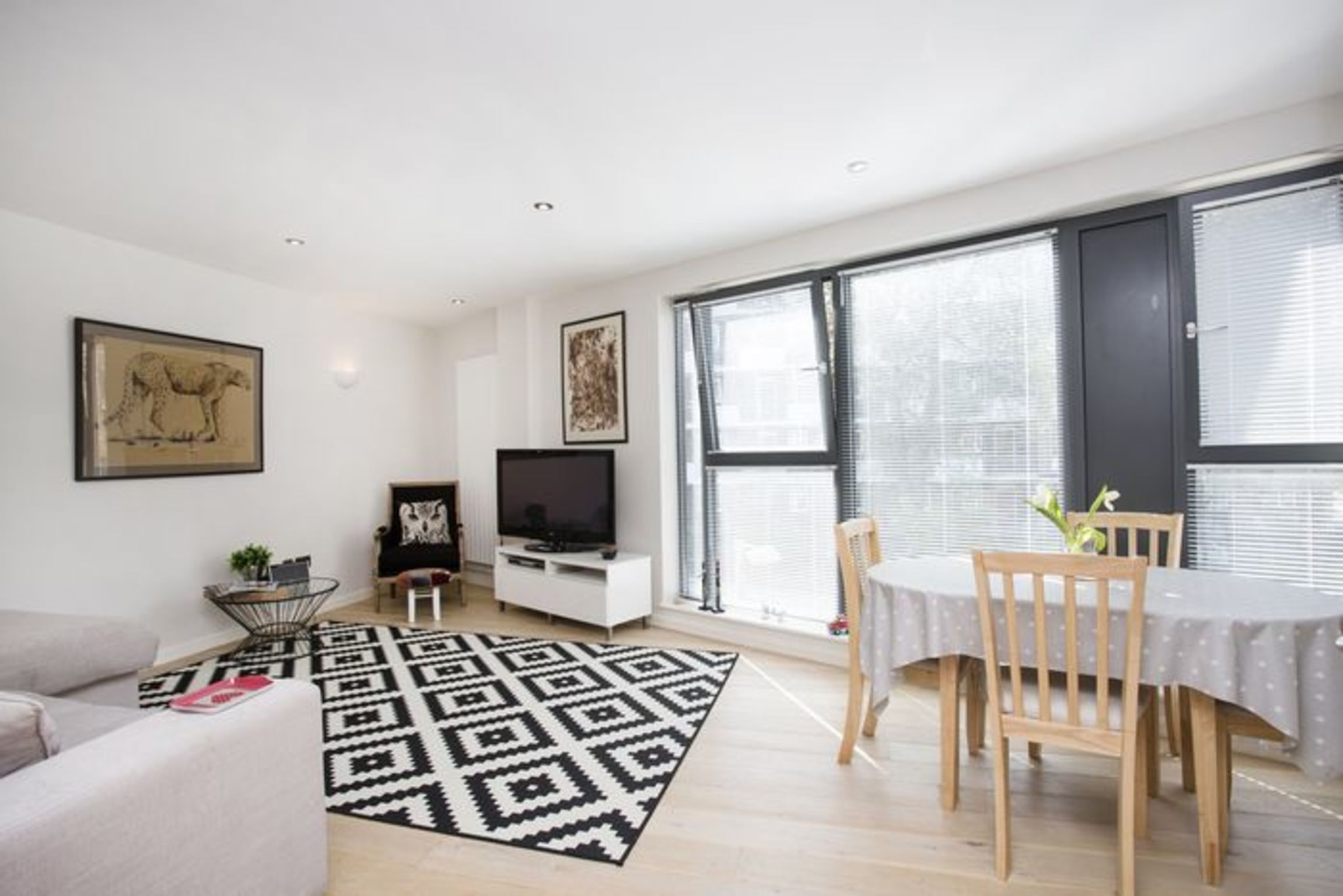 1 Bedroom Short Term Let Apartment in Waterloo, London Home From Home