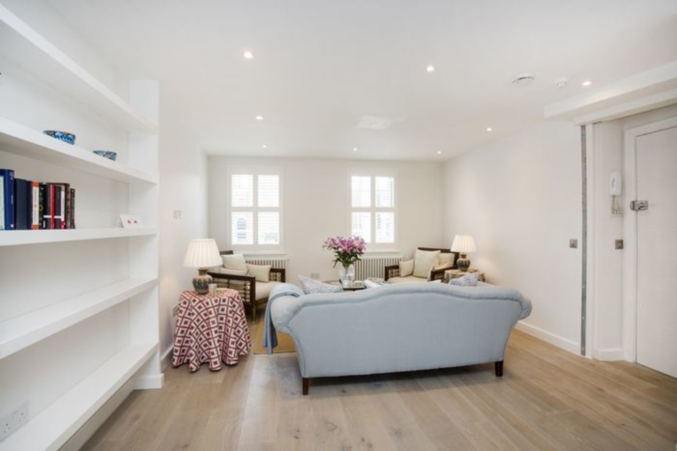 Contemporary 3 Bed Vacation Rental in Clapham, London Home From Home