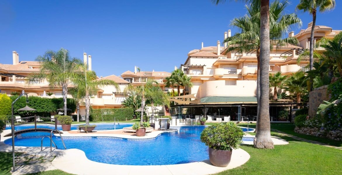 Apartment for sale in Marbella, Aloha Hill Club Apartment for sale in Marbella, Aloha Hill Club