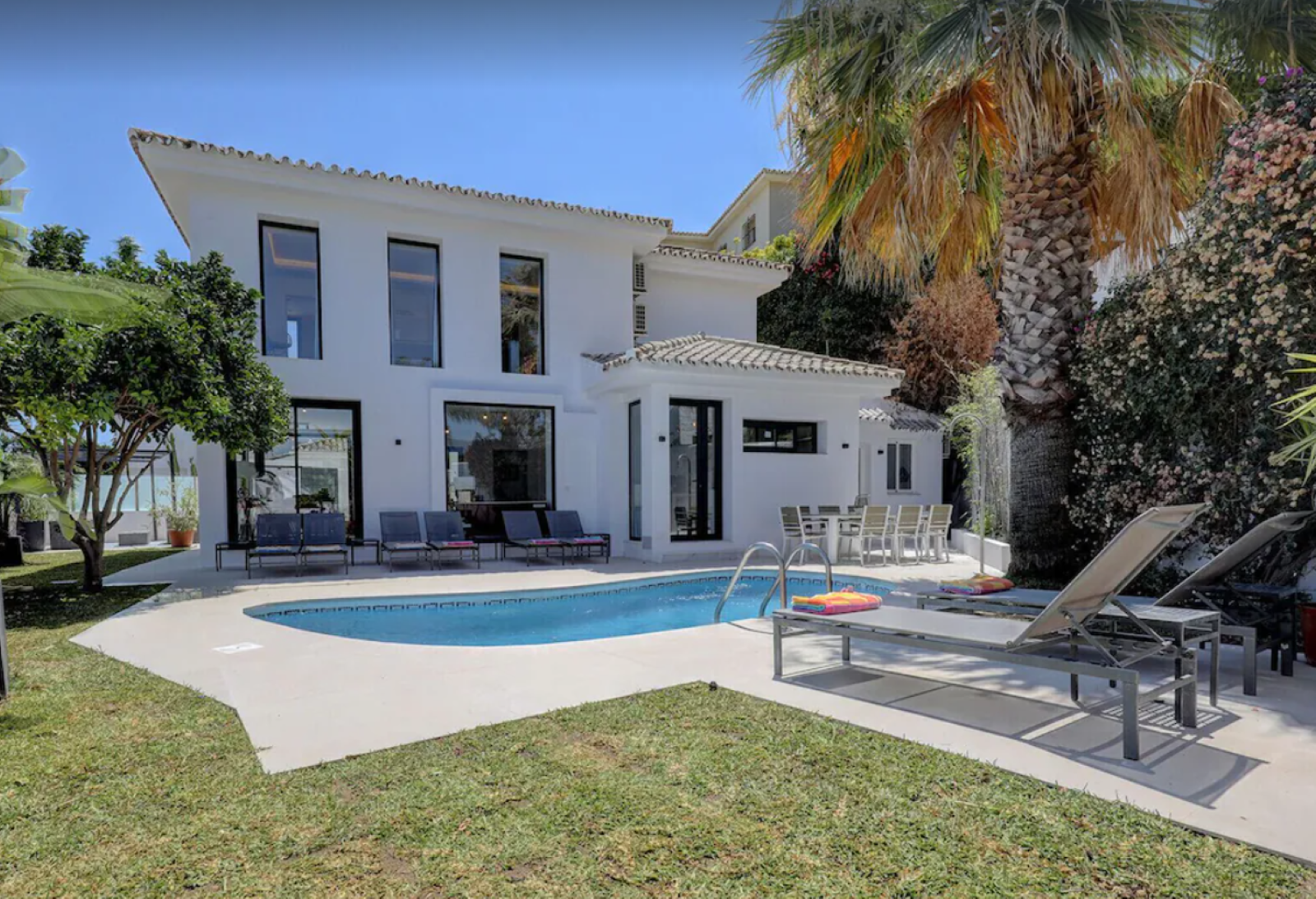 Villa for sale in Marbella, Puerto Banus Villa for sale in Marbella, Puerto Banus