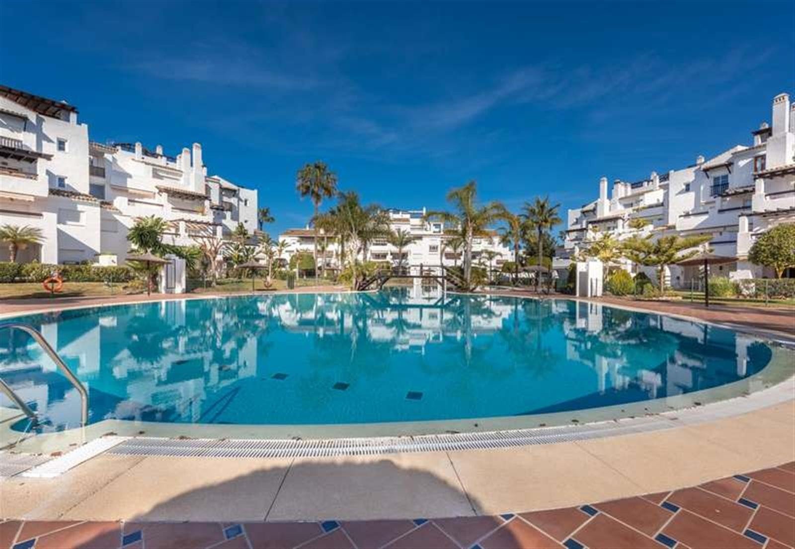 Apartment for sale in San Pedro Alcantara, San Pedro Playa Apartment for sale in San Pedro Alcantara, San Pedro Playa