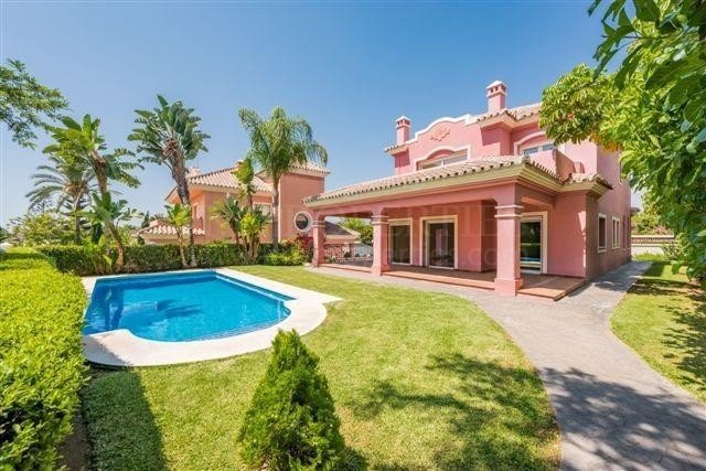 Villa for sale in San Pedro Alcantara, Guadalmina Alta Villa for sale in San Pedro Alcantara, Guadalmina Alta