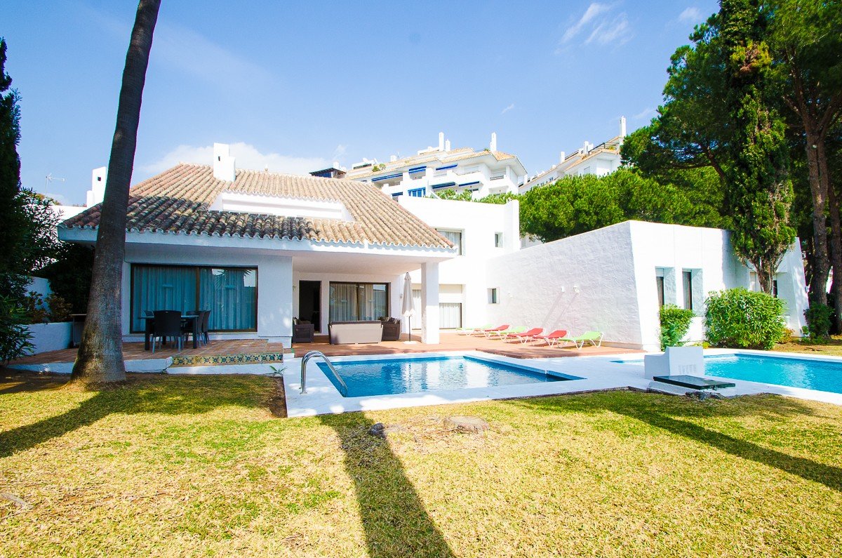 Villa for sale in Marbella, Puerto Banus Villa for sale in Marbella, Puerto Banus