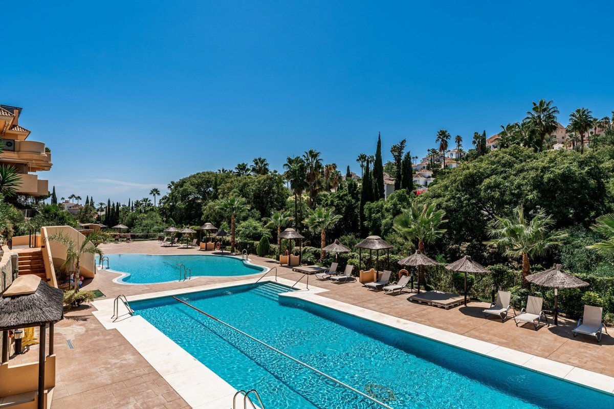 Apartment for sale in Marbella, Aloha Hill Club Apartment for sale in Marbella, Aloha Hill Club