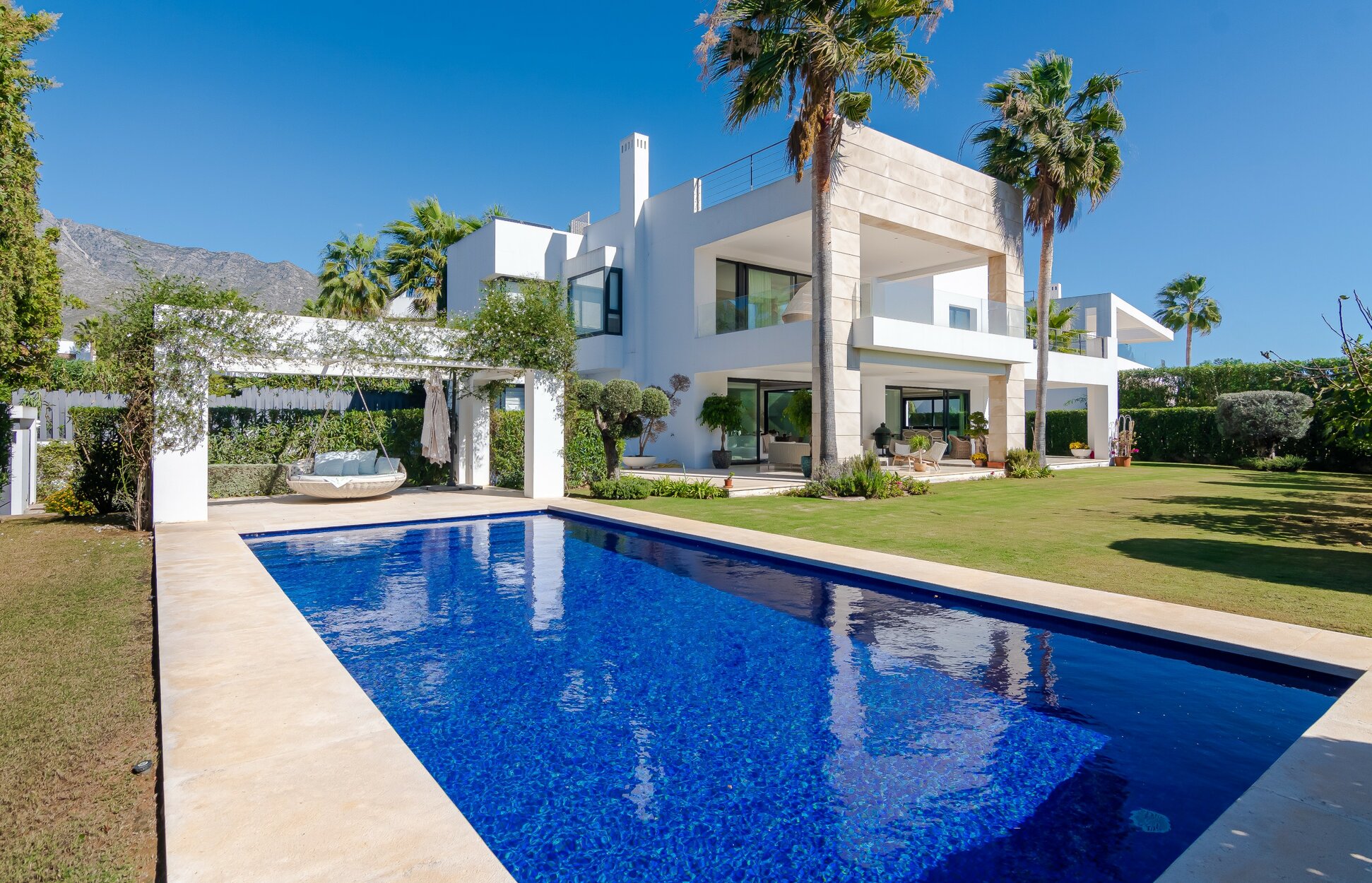 Villa for sale in Marbella, Altos de Puente Romano Villa for sale in Marbella, Altos de Puente Romano