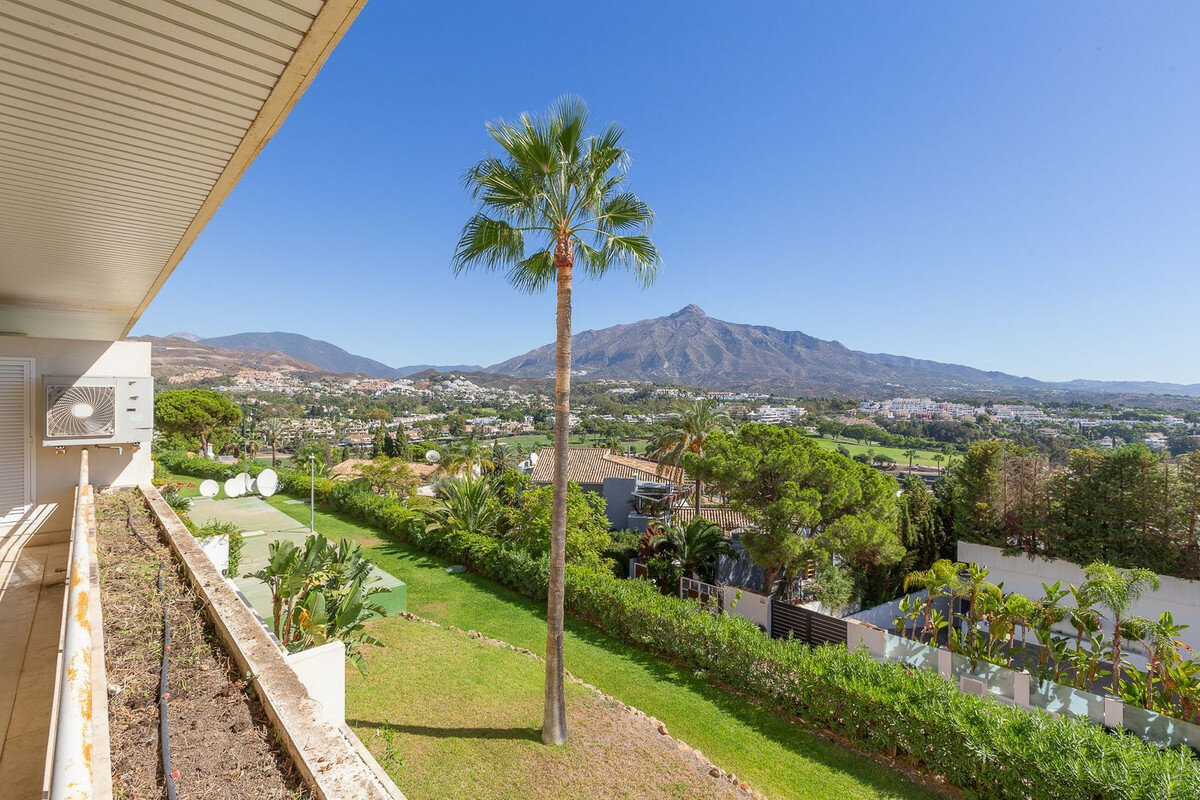 Apartment for sale in Marbella, Nueva Andalucia Apartment for sale in Marbella, Nueva Andalucia