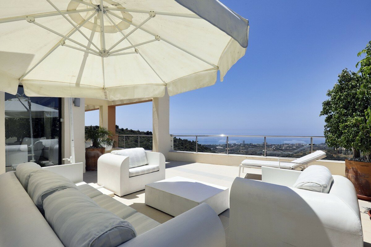 Apartment for sale in Marbella, Altos de los Monteros Apartment for sale in Marbella, Altos de los Monteros
