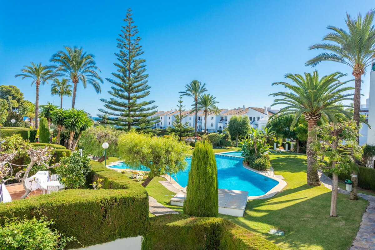 Apartment for sale in Marbella, Nueva Andalucia Apartment for sale in Marbella, Nueva Andalucia