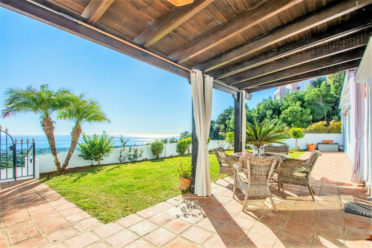 Apartment for sale in Marbella, La Mairena Apartment for sale in Marbella, La Mairena