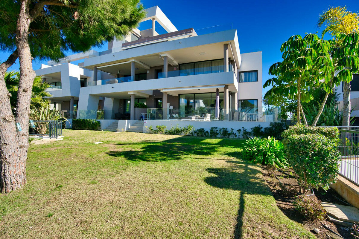 Apartment for sale in Marbella, Cabopino Apartment for sale in Marbella, Cabopino