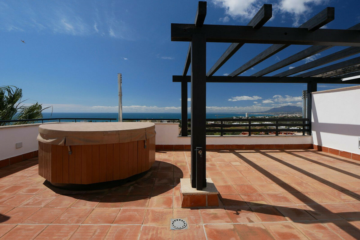 Penthouse for sale in Marbella, Santa Clara Golf Penthouse for sale in Marbella, Santa Clara Golf