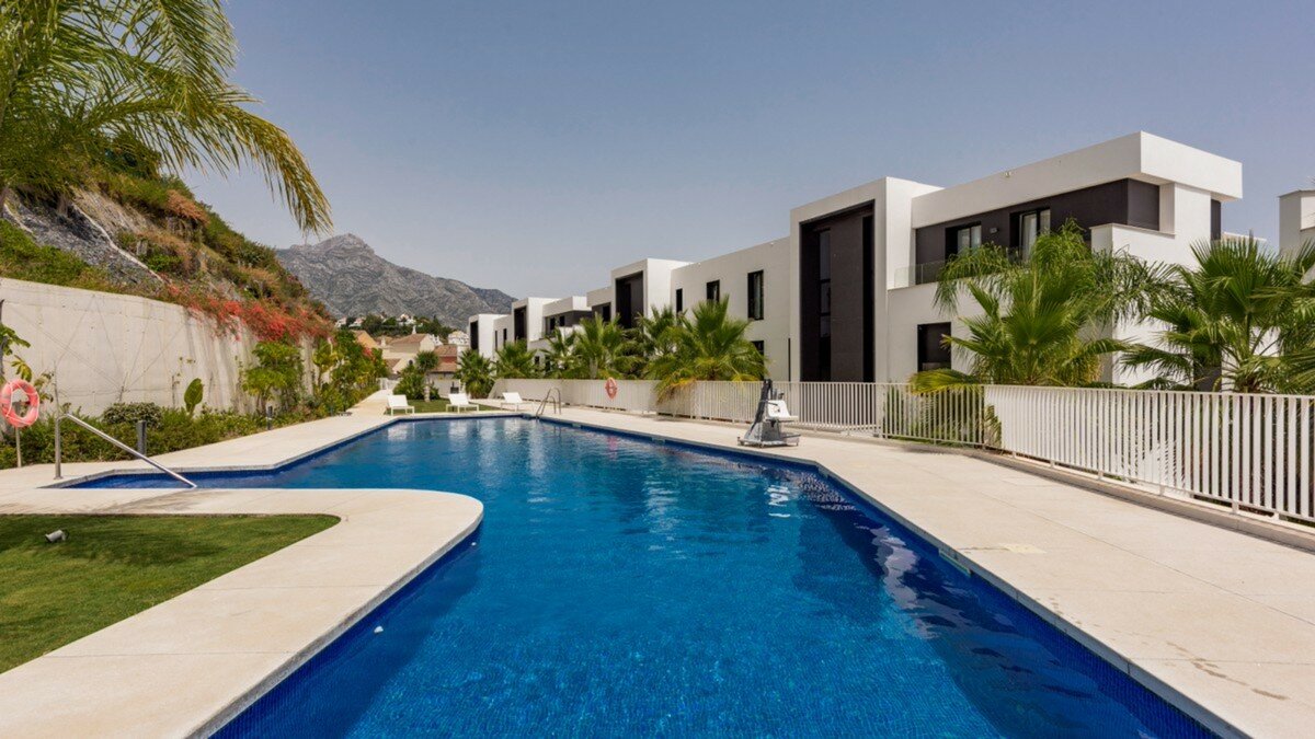 Apartment for sale in Marbella, Nueva Andalucia Apartment for sale in Marbella, Nueva Andalucia