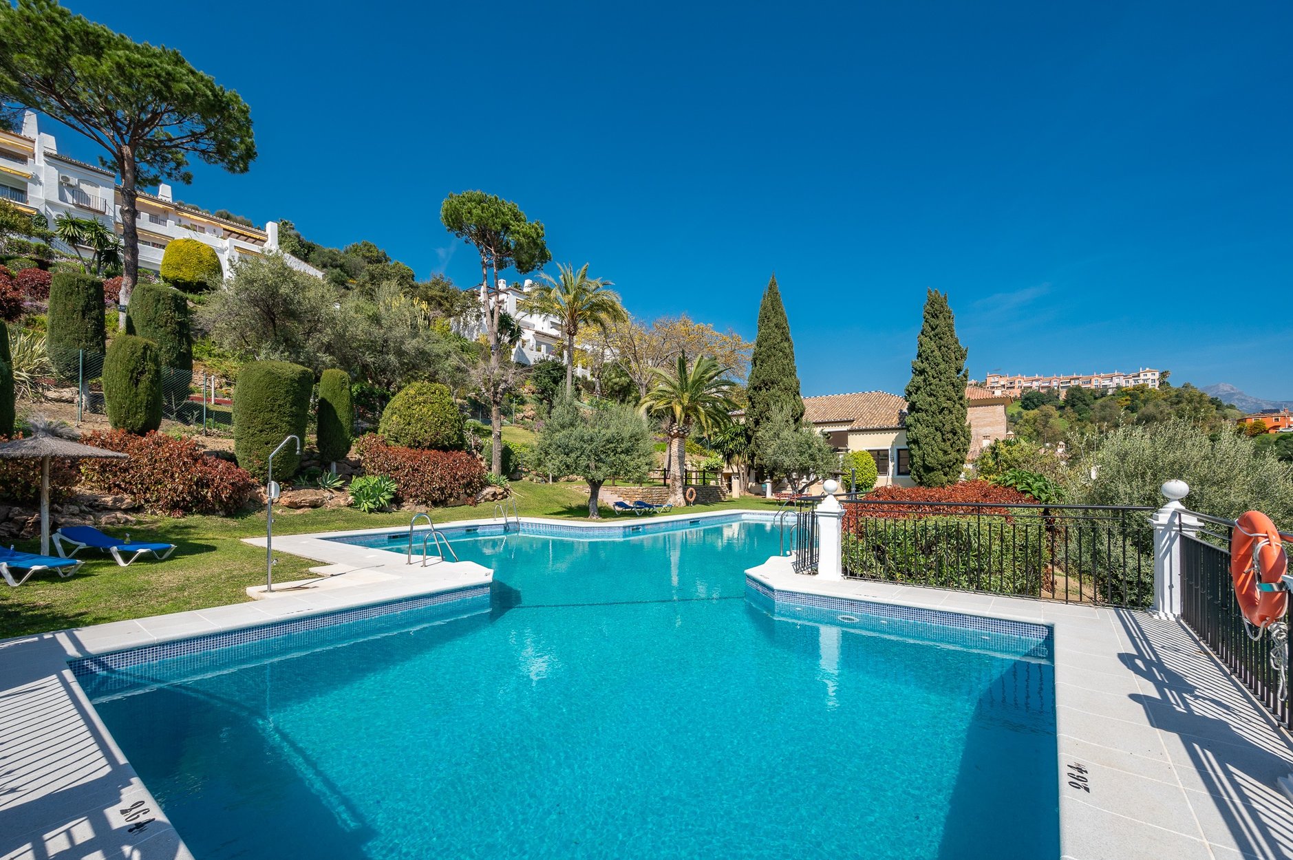 Apartment for sale in Benahavis, Los Almendros Apartment for sale in Benahavis, Los Almendros