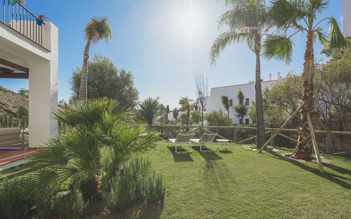 Apartment for sale in Estepona, El Paraiso Apartment for sale in Estepona, El Paraiso