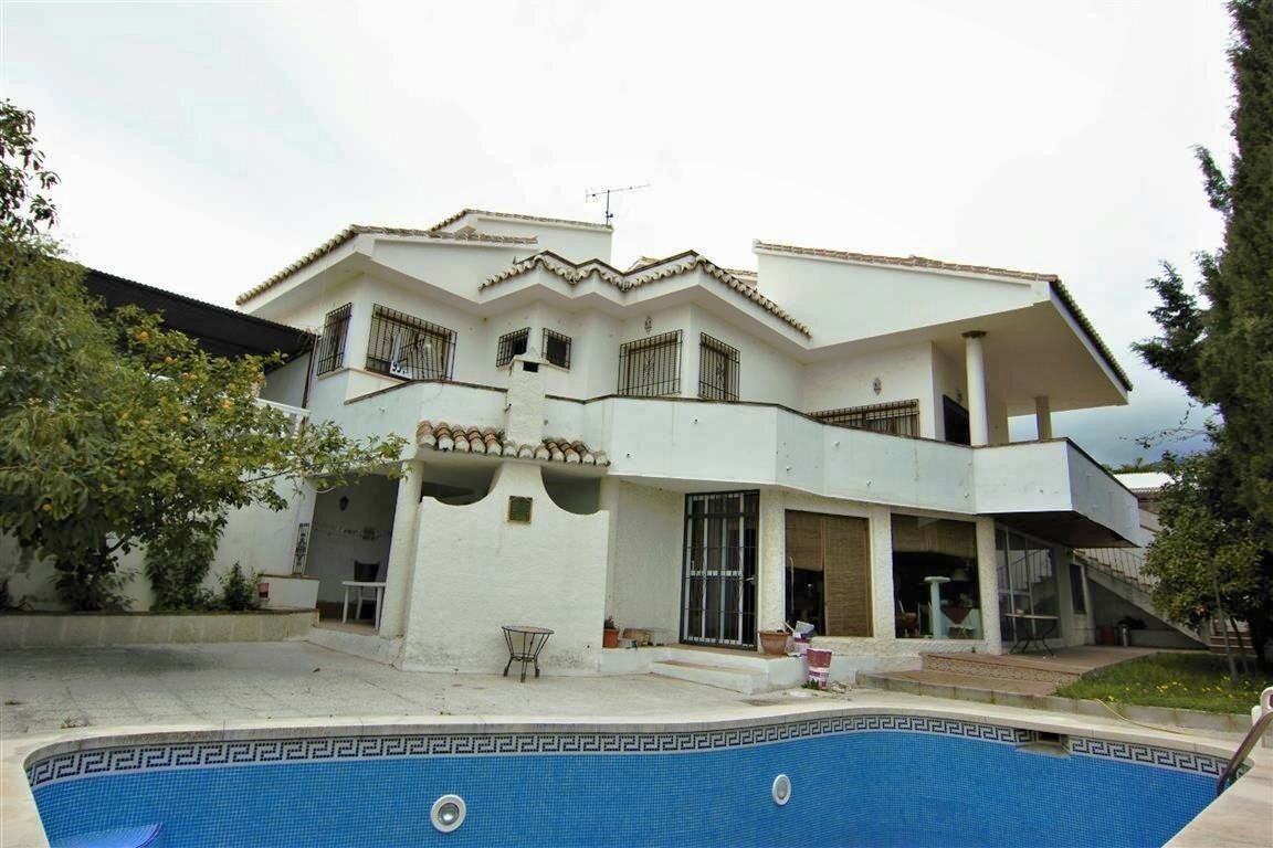 Villa for sale in Benalmadena, Arroyo de la Miel Villa for sale in Benalmadena, Arroyo de la Miel