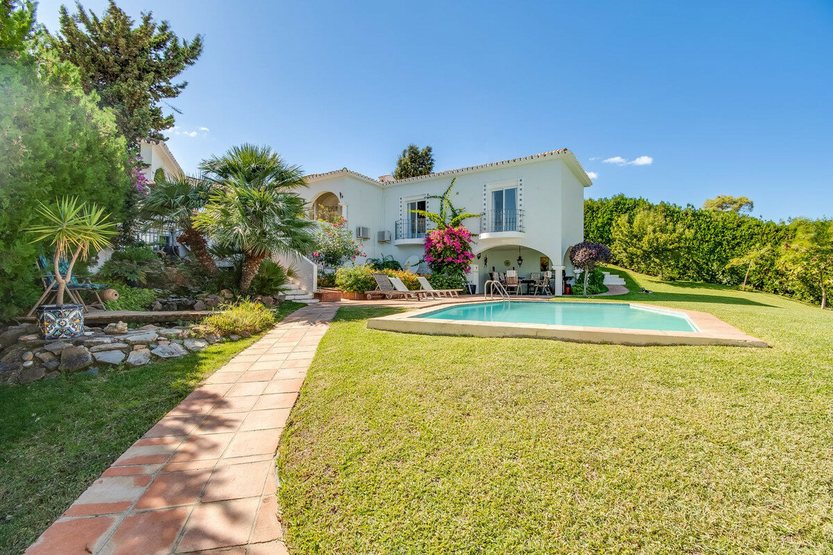 Villa for sale in Estepona Villa for sale in Estepona
