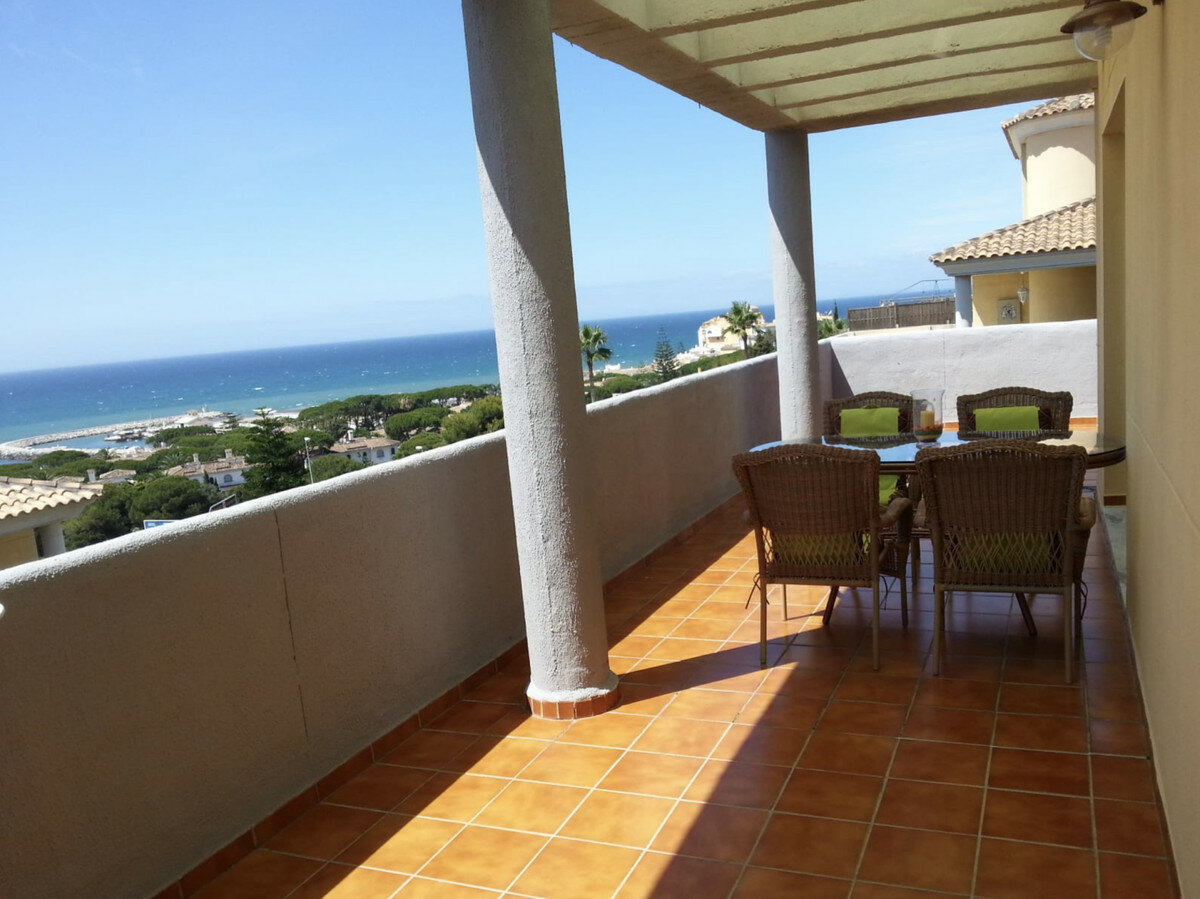Penthouse for sale in Marbella, Cabopino Penthouse for sale in Marbella, Cabopino