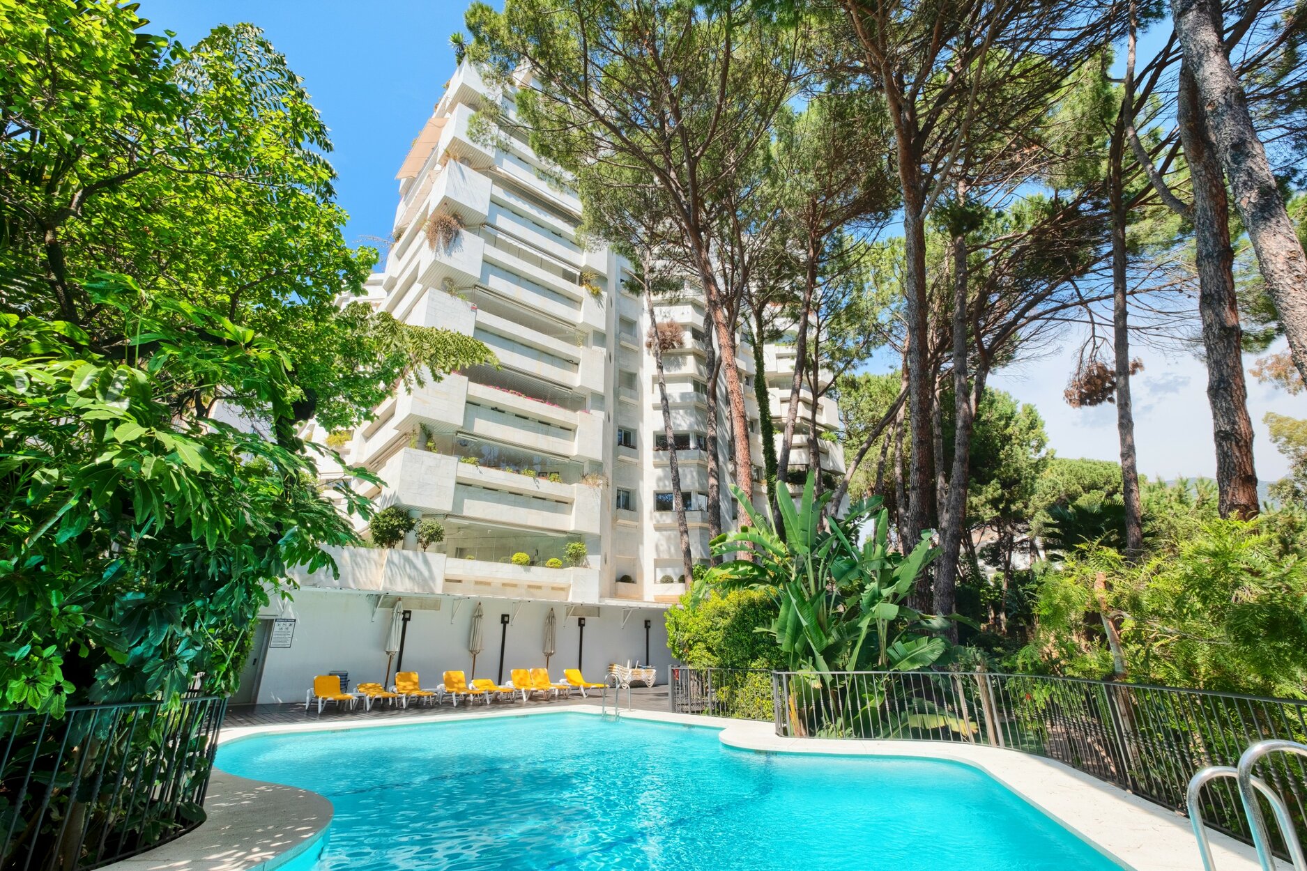 Apartment for sale in Marbella, Marbella Golden Mile Apartment for sale in Marbella, Marbella Golden Mile
