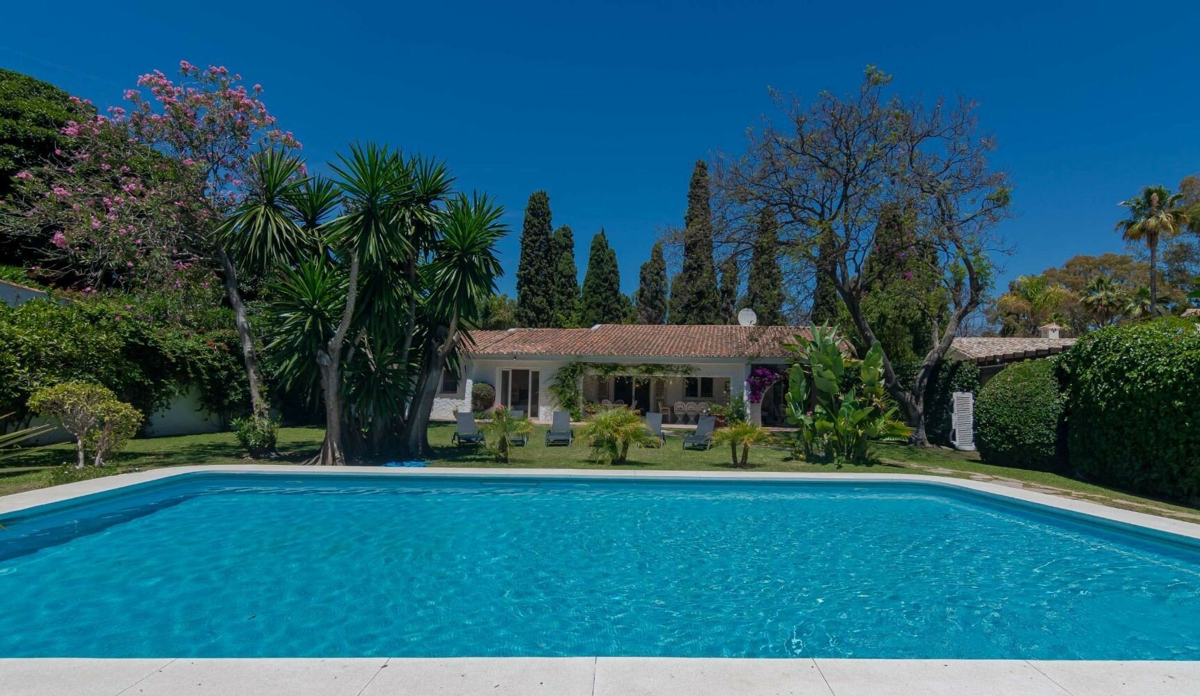 Villa for sale in San Pedro Alcantara, Cortijo Blanco Villa for sale in San Pedro Alcantara, Cortijo Blanco
