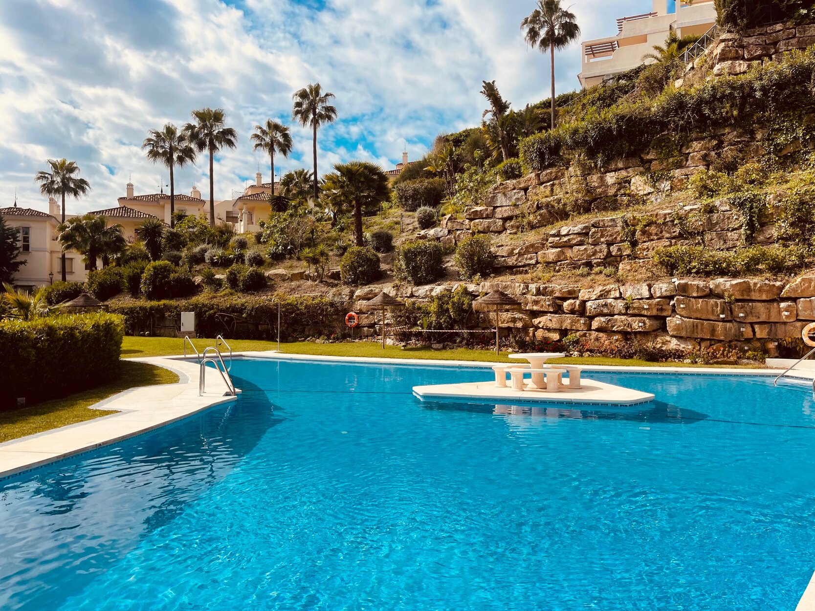 Apartment for sale in Marbella, Palacetes los Belvederes Apartment for sale in Marbella, Palacetes los Belvederes
