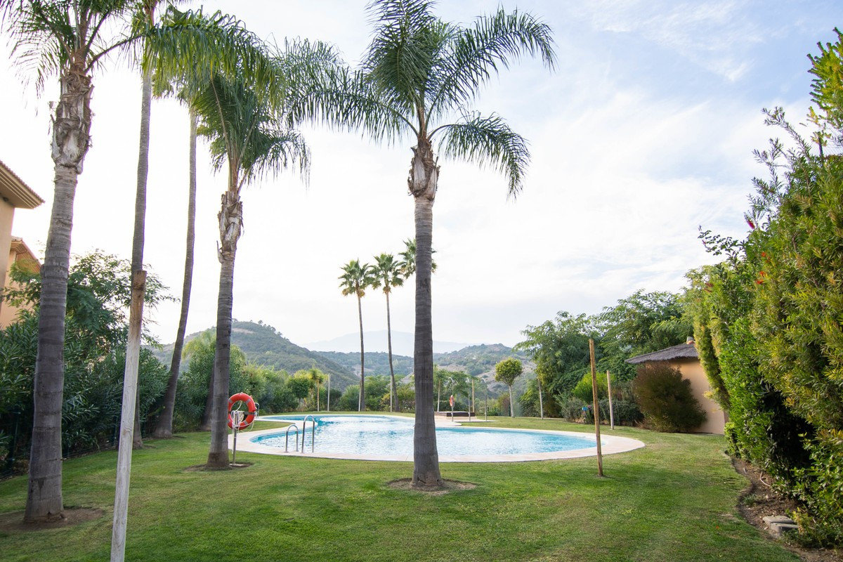 Penthouse for sale in Estepona, La Resina Golf Penthouse for sale in Estepona, La Resina Golf