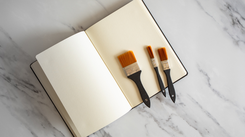 Vyfarbovanie alebo písanie denníkov je nenáročná tvorivá činnosť.